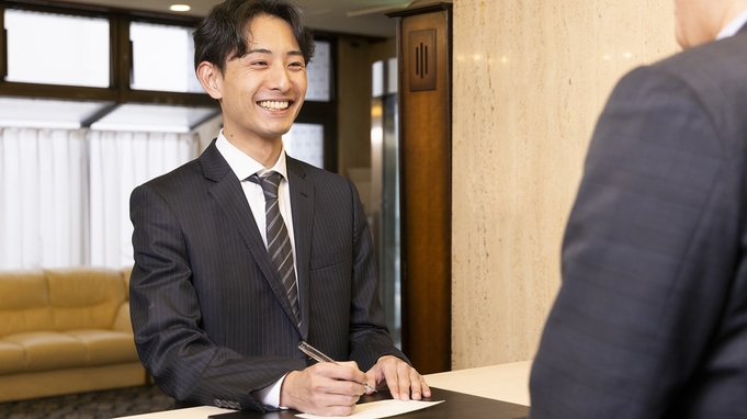 【ポイント20倍】＜空港まで2駅・駅まで2分＞ビジネス・観光の拠点に最適な好立地【素泊まり】